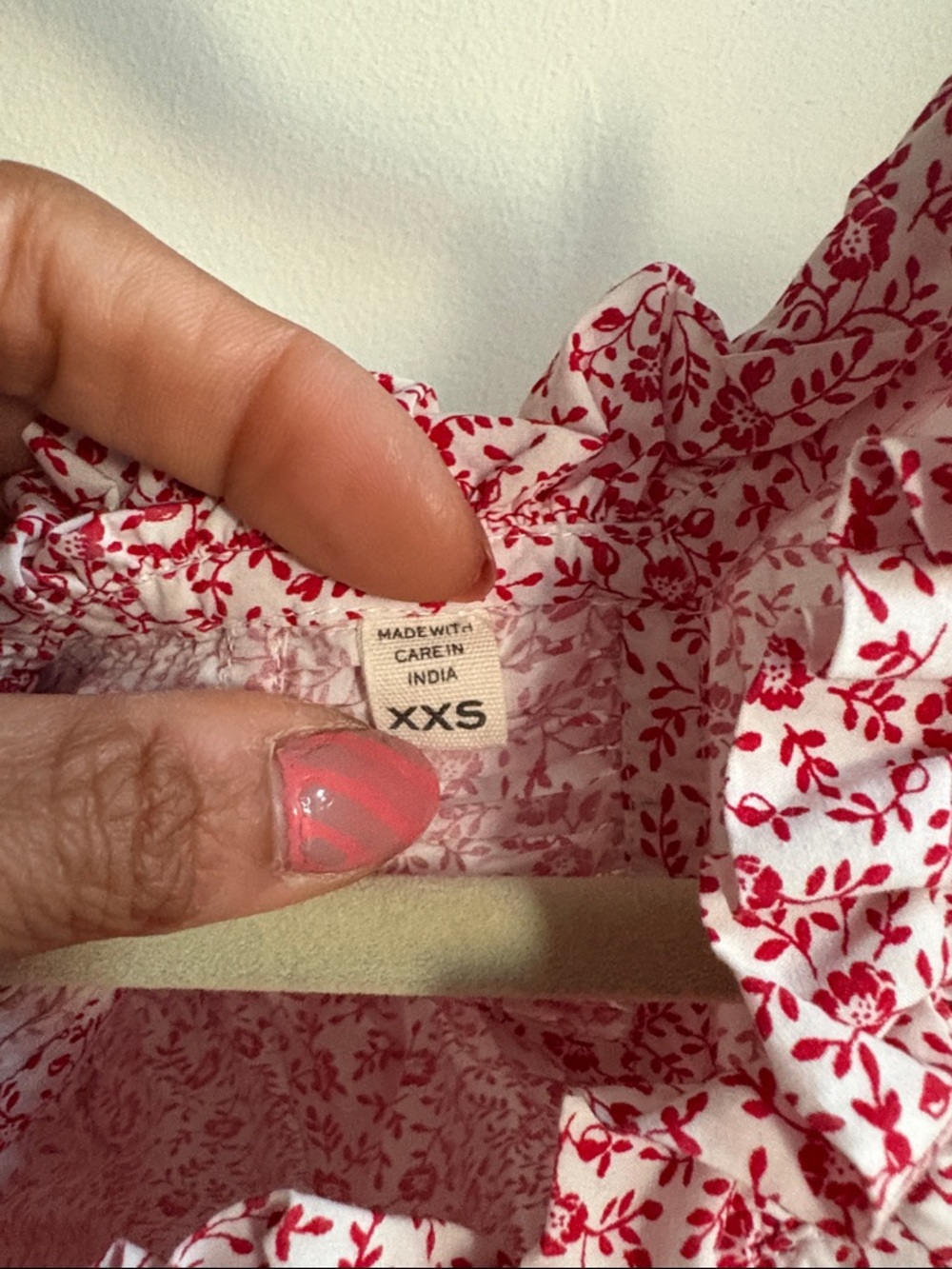 Doen Red/White Floral Puff-Sleeve Blouse - Picture 3 of 4